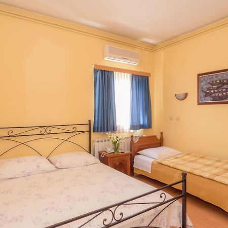 Djudja I Mate Bed & Breakfast Vid ภายนอก รูปภาพ