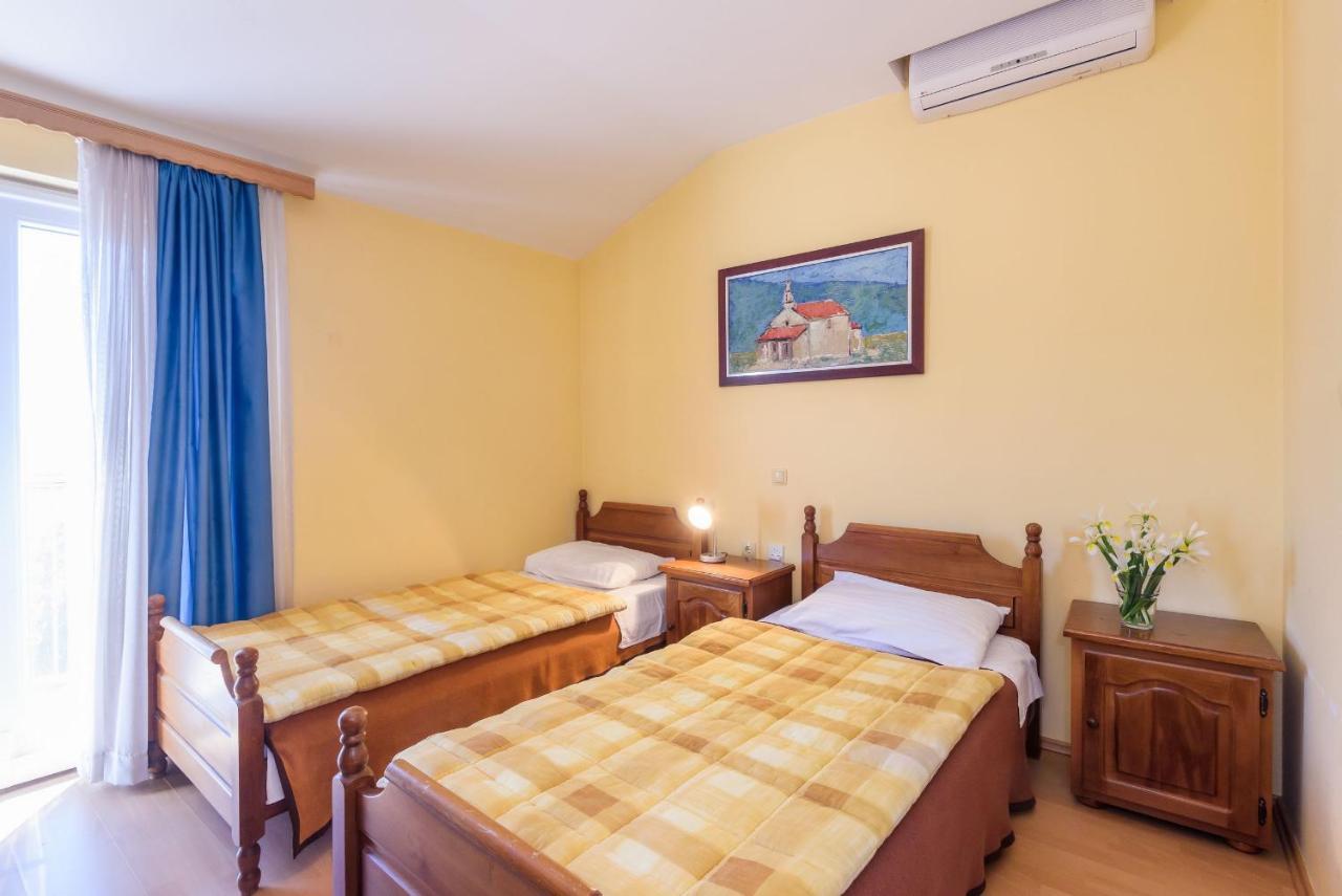 Djudja I Mate Bed & Breakfast Vid ภายนอก รูปภาพ