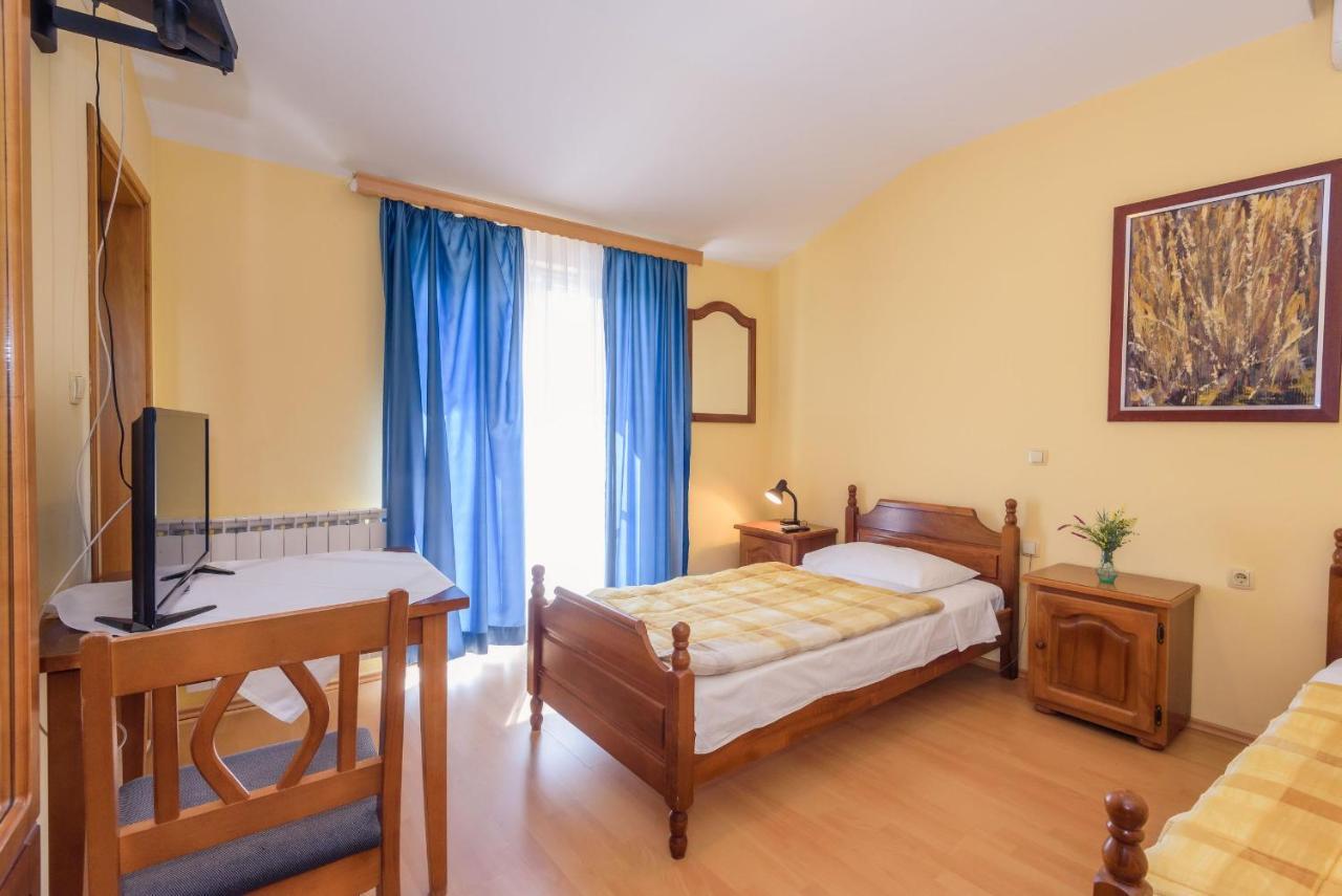 Djudja I Mate Bed & Breakfast Vid ภายนอก รูปภาพ